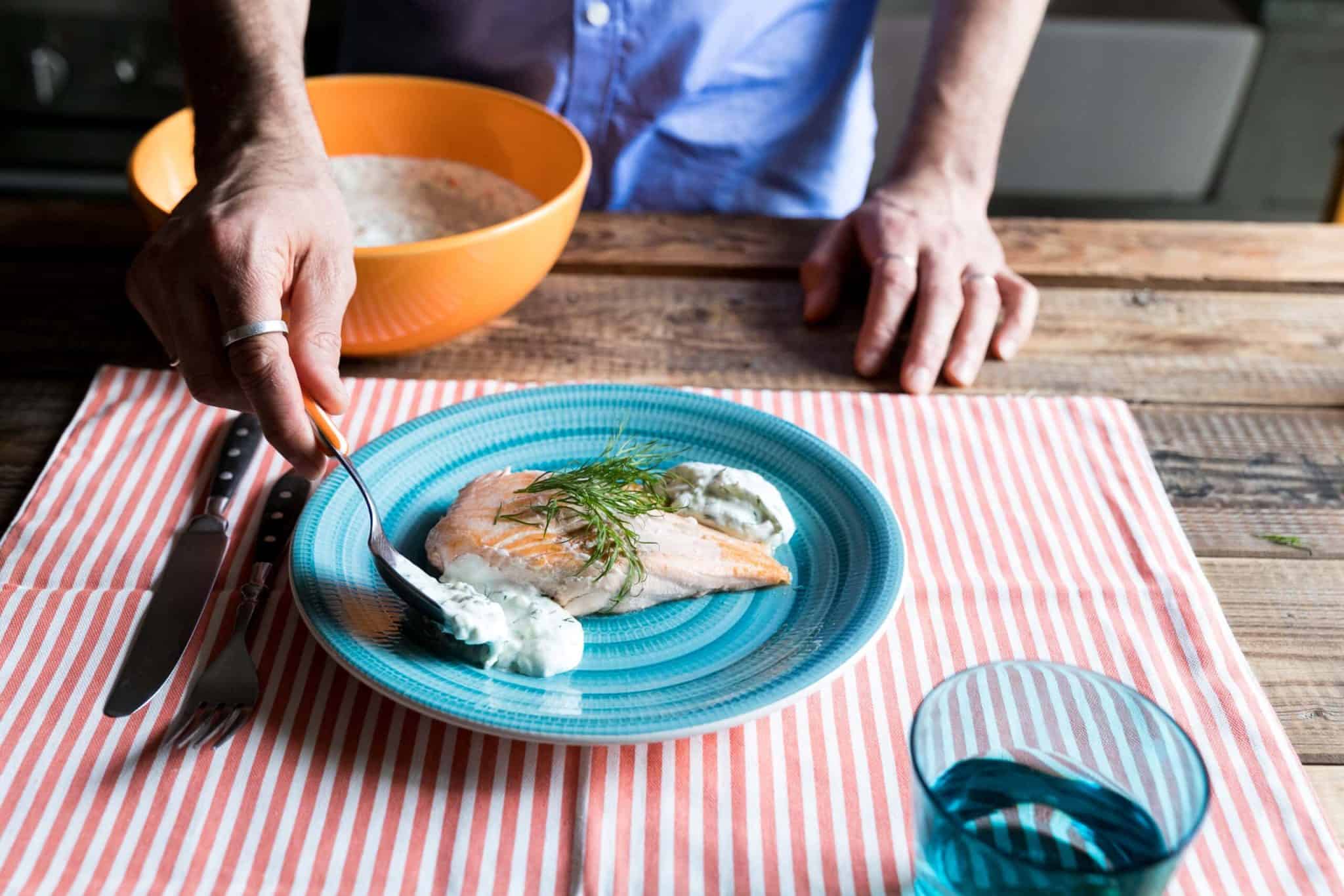 Salmone con salsa tzatziki