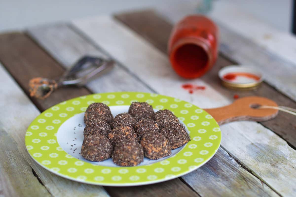 Polpette di borlotti e tonno e semi di chia