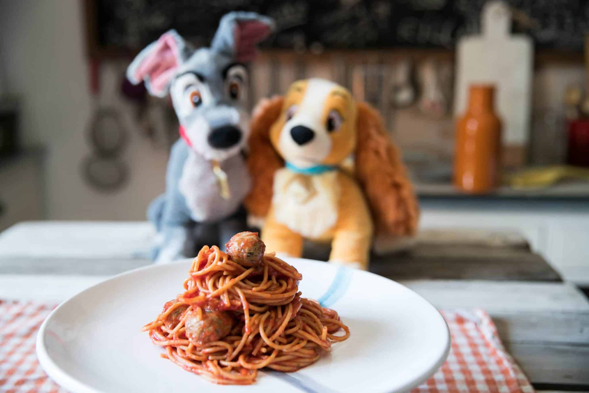 Spaghetti al pomodoro con falafel