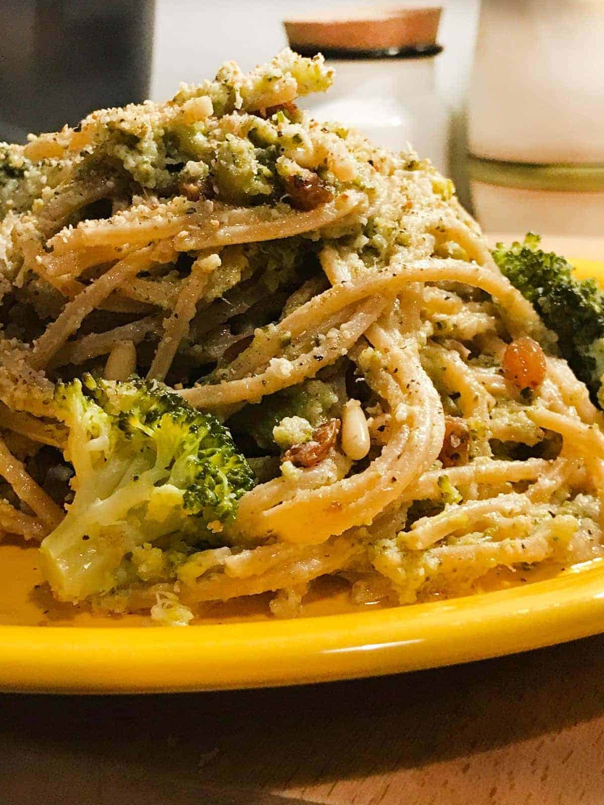 Spaghetti integrali con broccoli e ricotta