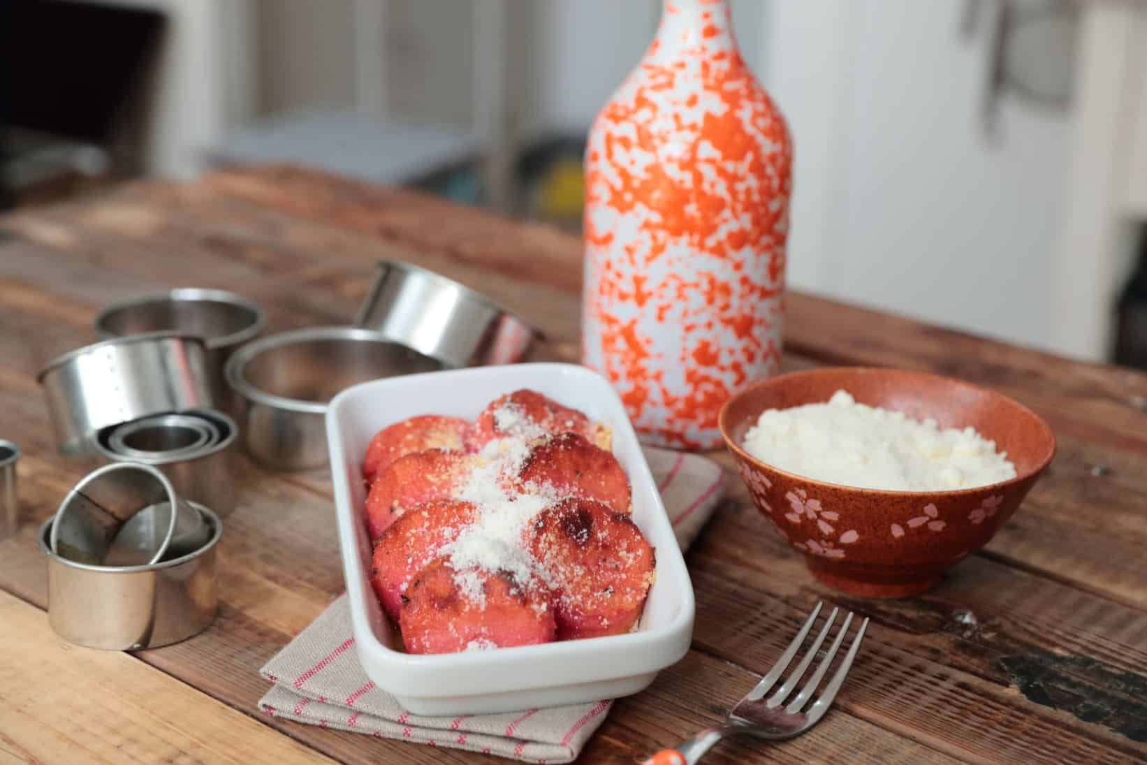 Gnocchi alla romana rosa con barbabietola