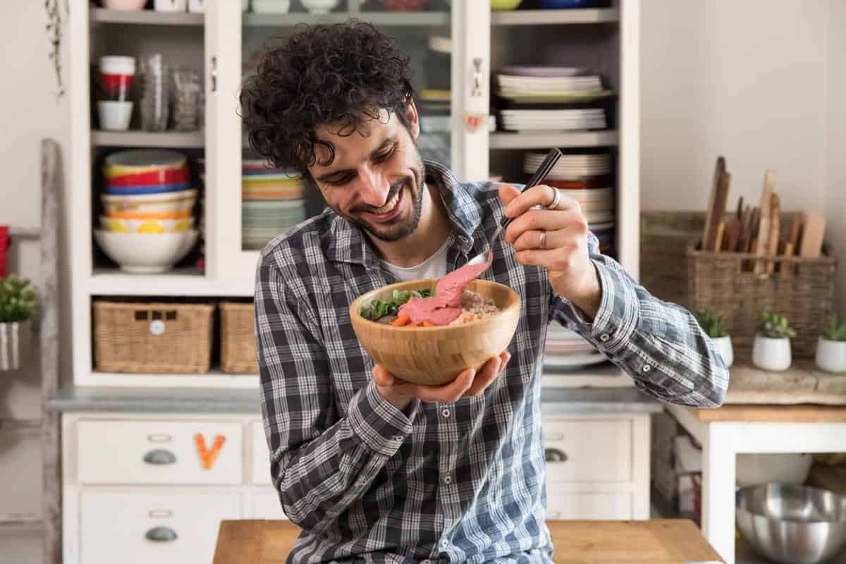 Spesso i piatti più semplici sono quelli più ricchi di virtù. Verdure e orzo ovvero fibre, vitamine e sali minerali e tanto colore: ecco un po' di informazioni riguardo questo fantastico arcobaleno di salute.