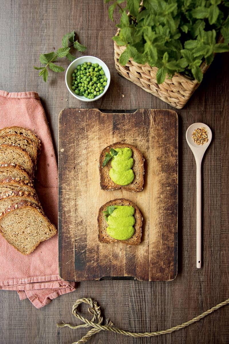 Bruschetta con mousse di pisellini e menta