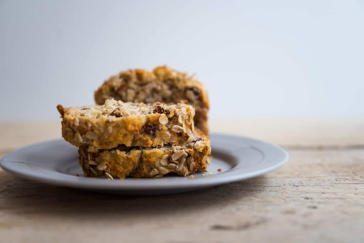 Plumcake con uvetta e fiocchi d'avena