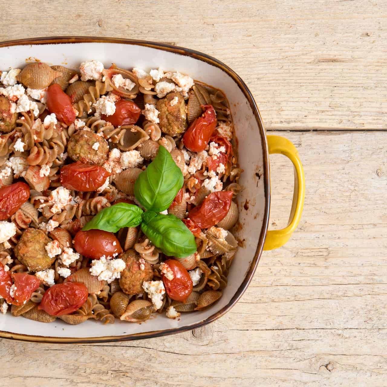 Pasta al forno con polpette di legumi